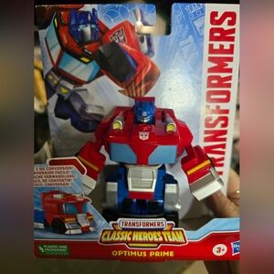 NWT Transformer Optimus Prime Converting Toy 4.5 Inch Action Figure 3+